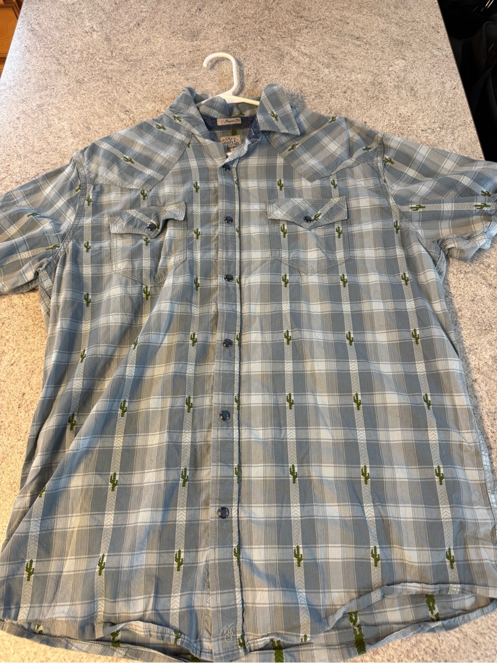 Men's Light Blue Plaid Short-Sleeve Button-Down Shirt with Cactus Accent